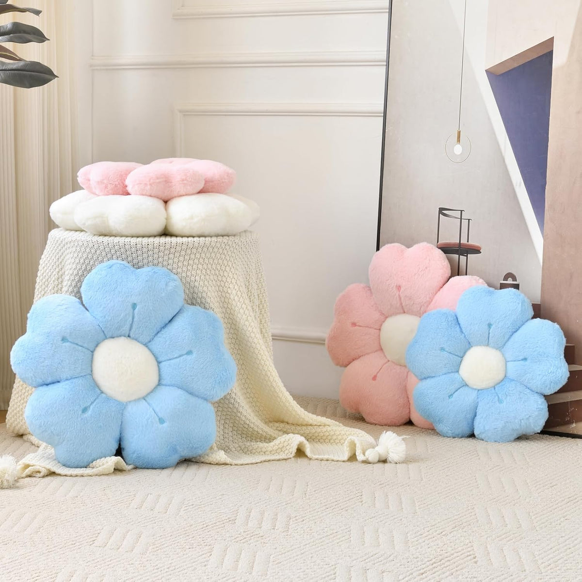 Cute Daisy Decorative Throw Pillows. Pink. 15 Inches
