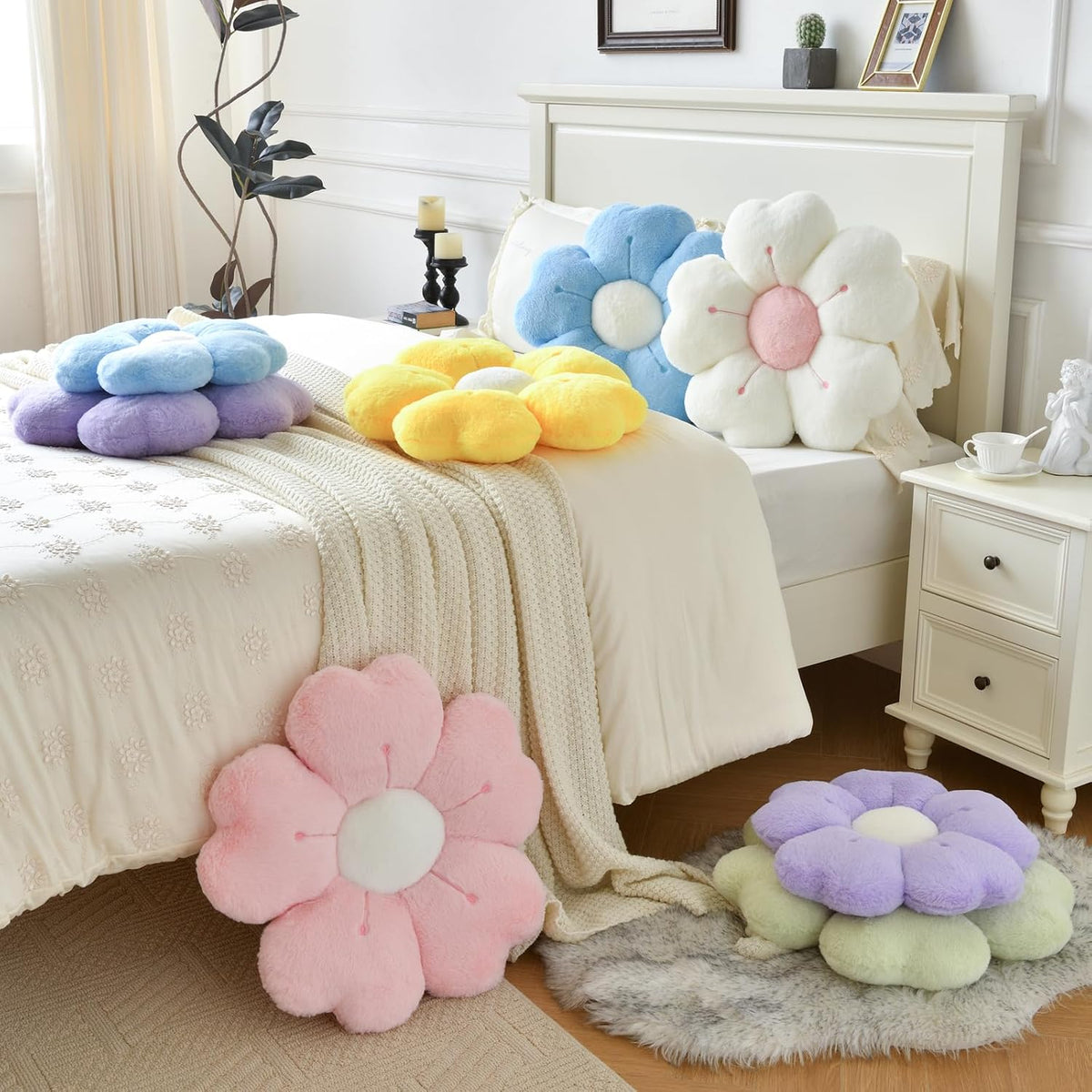 Cute Daisy Decorative Throw Pillows. Pink. 15 Inches