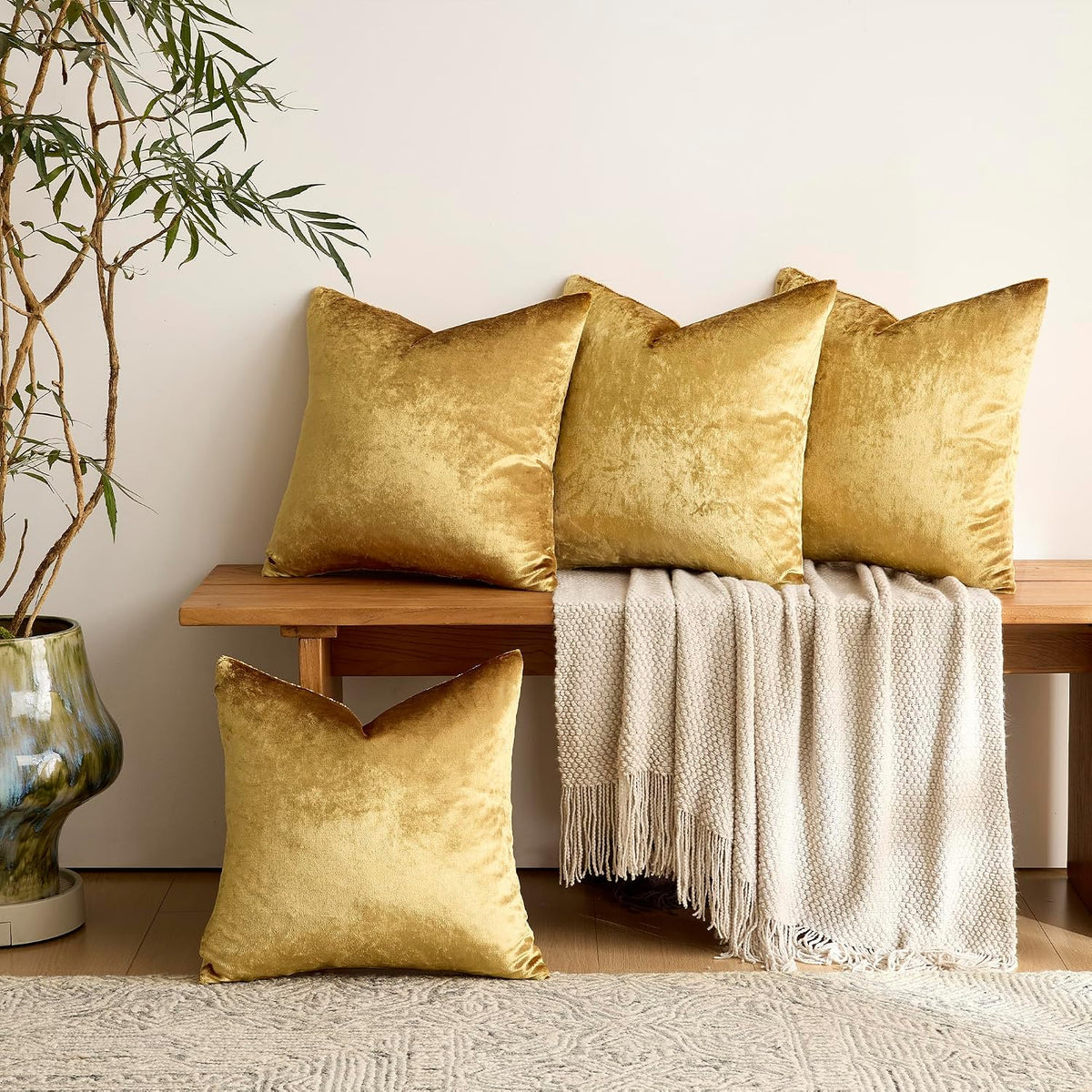 4 Gold Decorative Velvet Pillow