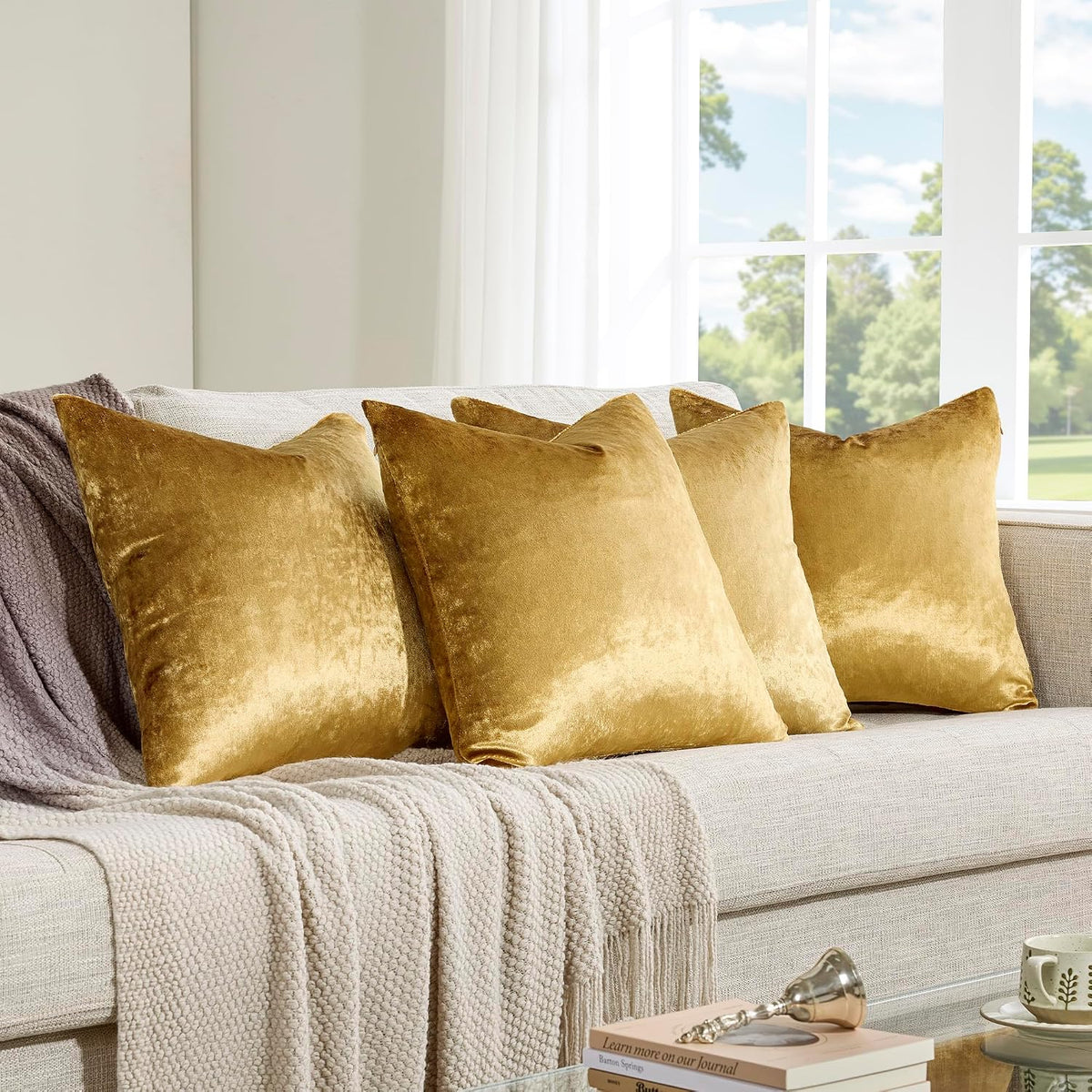 4 Gold Decorative Velvet Pillow